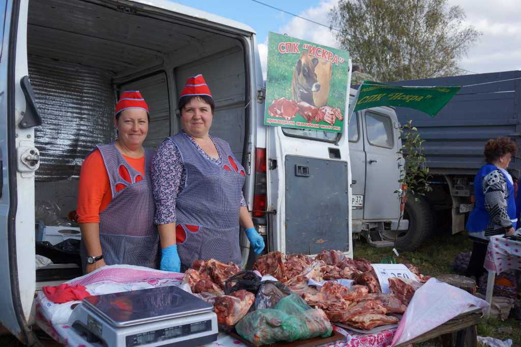 СПК «Искра» порадовала гостей ярмарки  свежей говядиной и продовольственным картофелем 