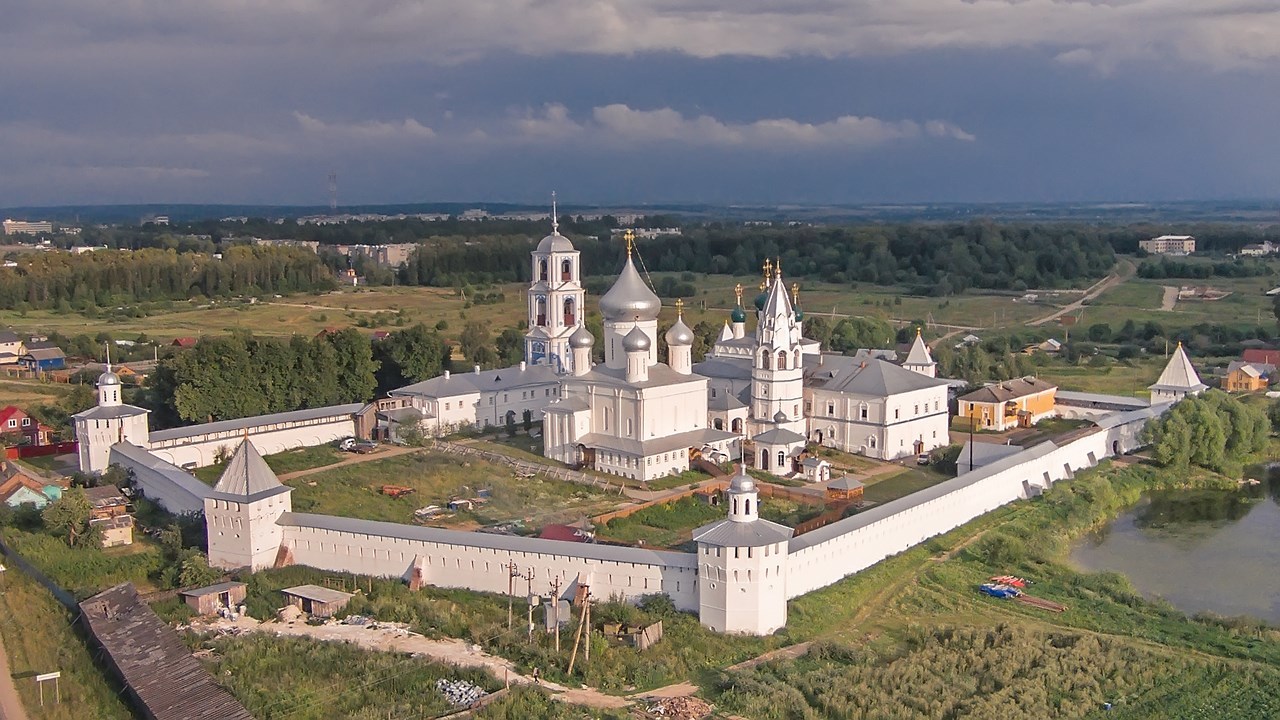 Свято Никольский монастырь внутри Переславль Залесский