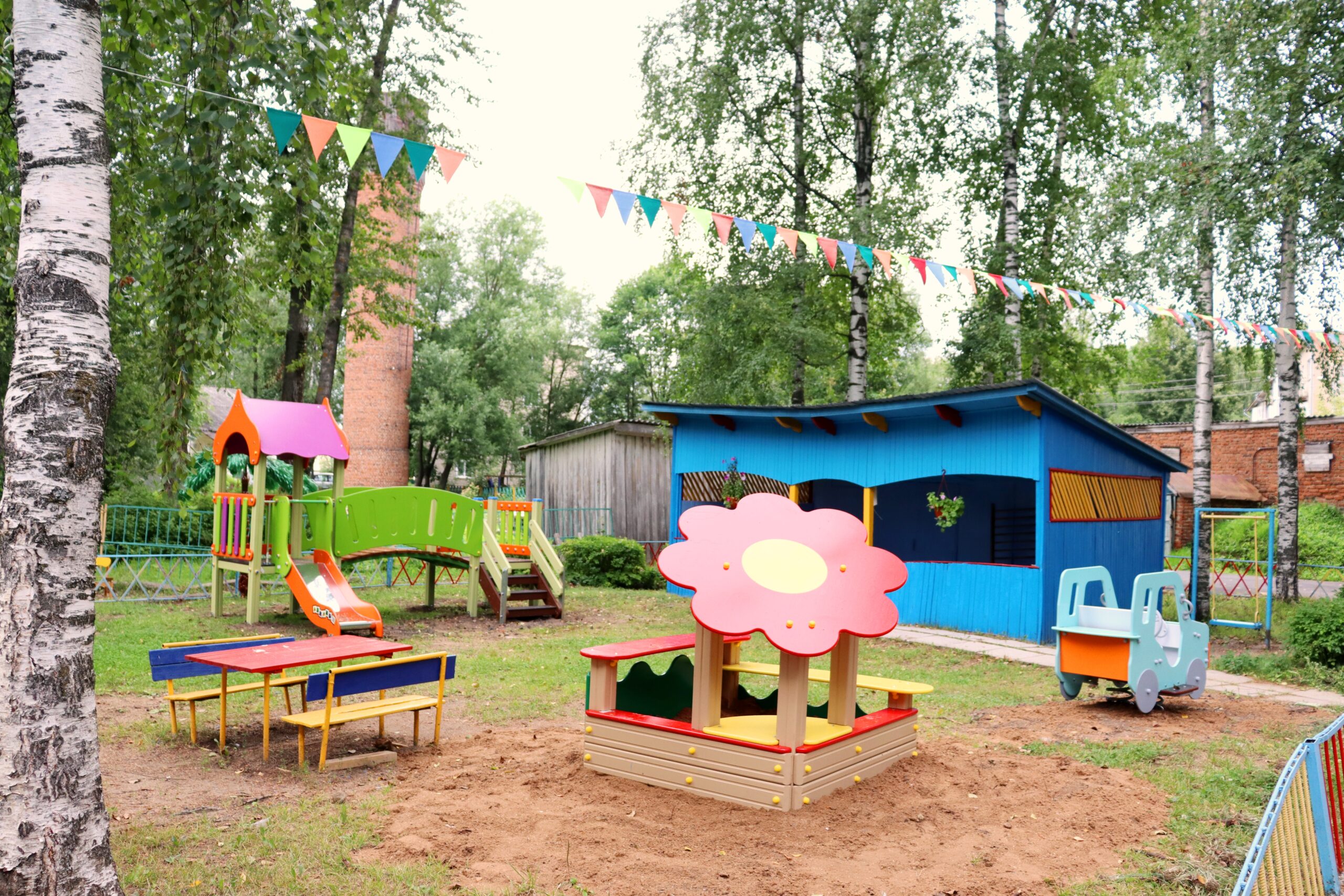 Обустройство детской площадки в детском саду (61 фото)